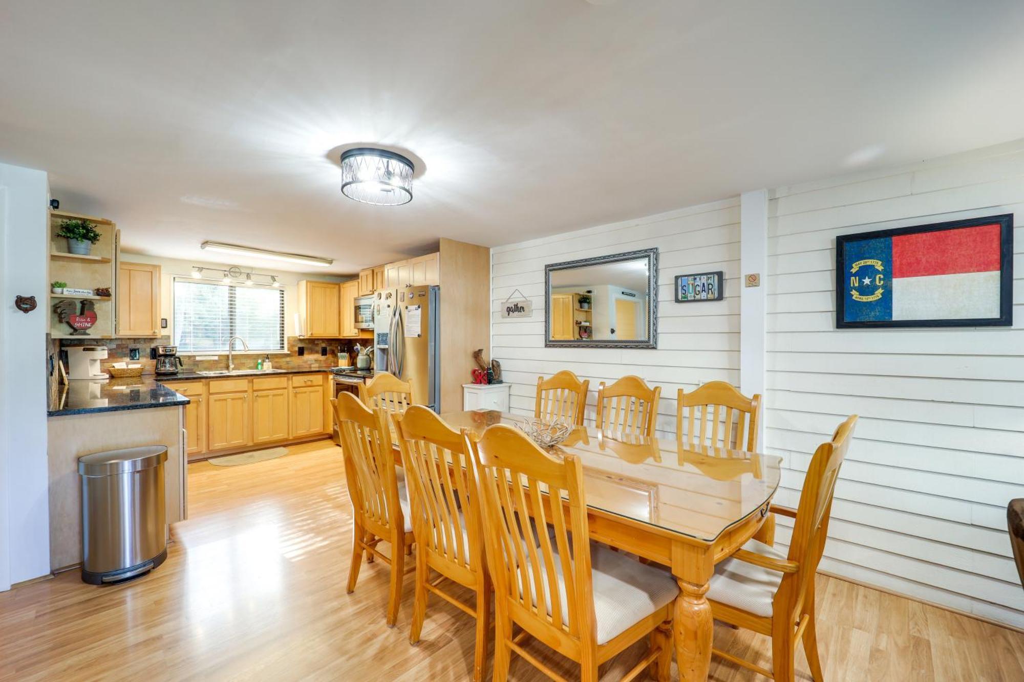 Sugar Mountain Condo With Aandc - Walk To Ski And Golf! Экстерьер фото