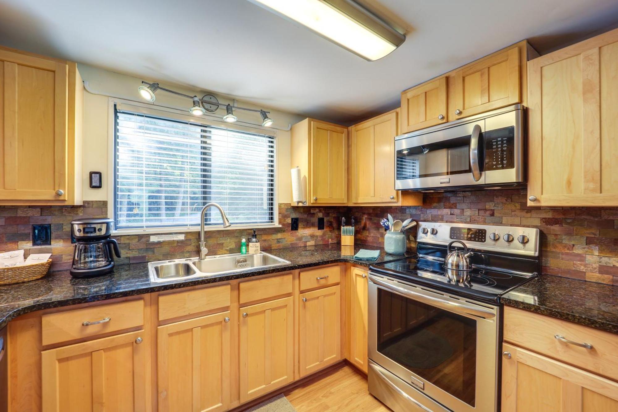 Sugar Mountain Condo With Aandc - Walk To Ski And Golf! Экстерьер фото
